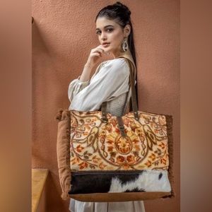 Myra Comfort Zone Weekender Bag